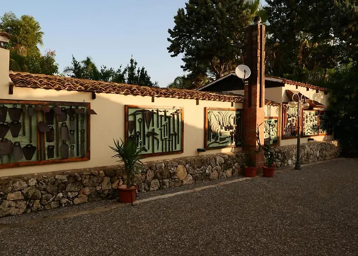 Papyrus בית חווה *