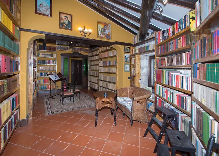 Papyrus בית חווה סירקוזה