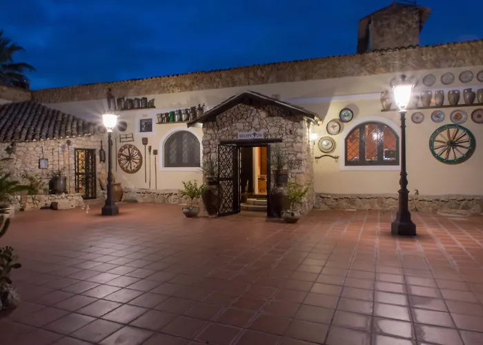 בית חווה Papyrus *