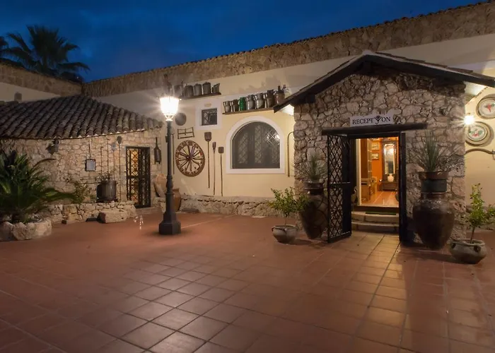 בית חווה Papyrus *