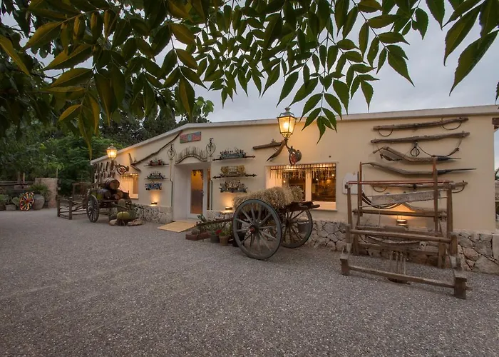 Papyrus בית חווה סירקוזה