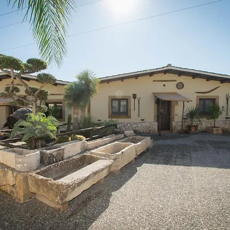 Papyrus Farm stay *