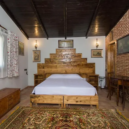Papyrus Farm stay *